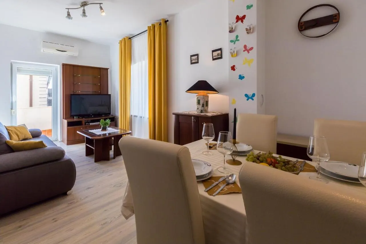 Diana Apartment Crikvenica 0*,