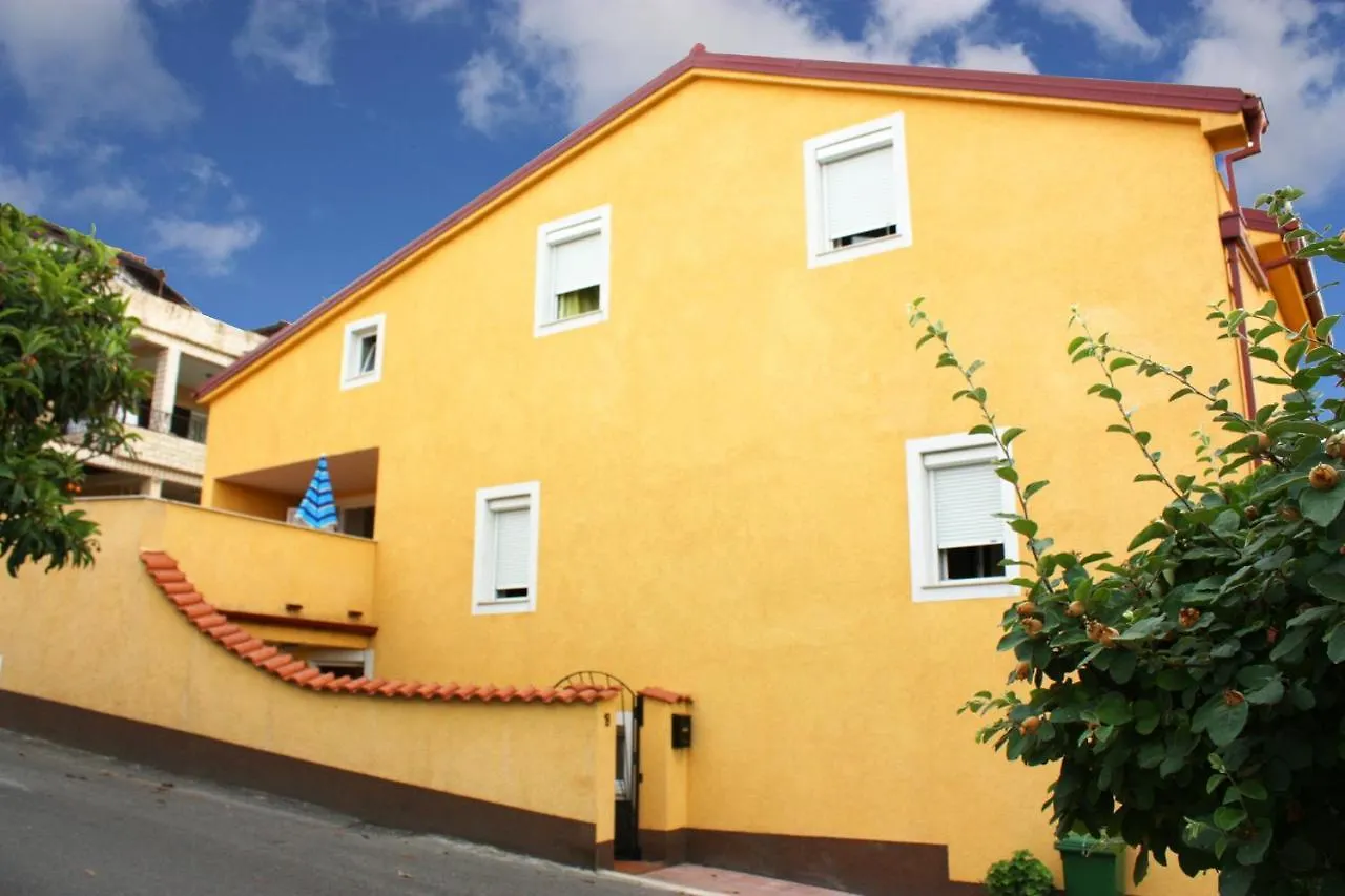 Diana Apartment Crikvenica 0*,